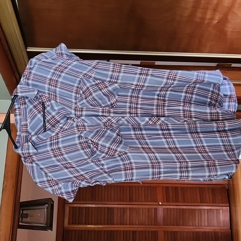 Motherhood Maternity button down tank